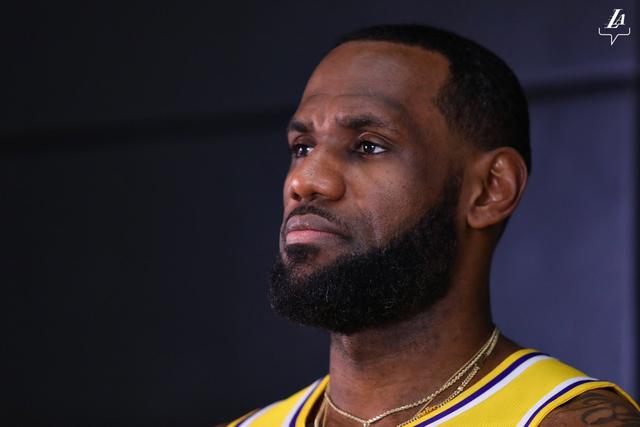 贺希宁44分打破两项纪录 个人和队史均创新高